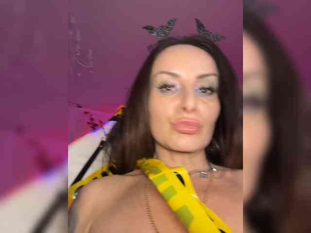 _AnnaMaria_, live webcam girl, age 37, from Россия, streaming now, anaal spelen, aziatische massage