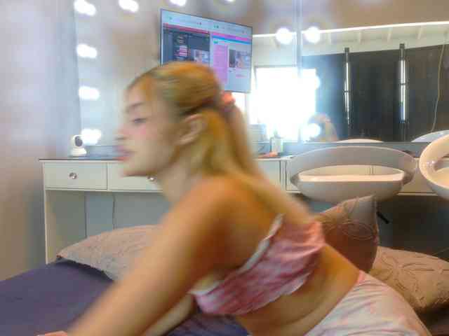 farianaall, live webcam girl, age 20, from USA, streaming now, trio, anaal spelen