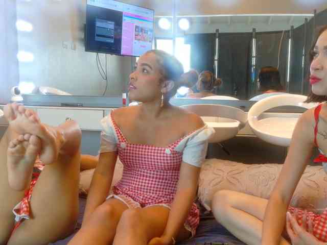 farianaall, live webcam girl, age 20, from USA, streaming now, trio, anaal spelen