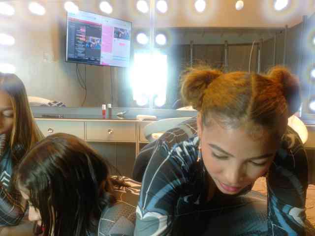 farianaall, live webcam girl, age 20, from USA, streaming now, trio, anaal spelen
