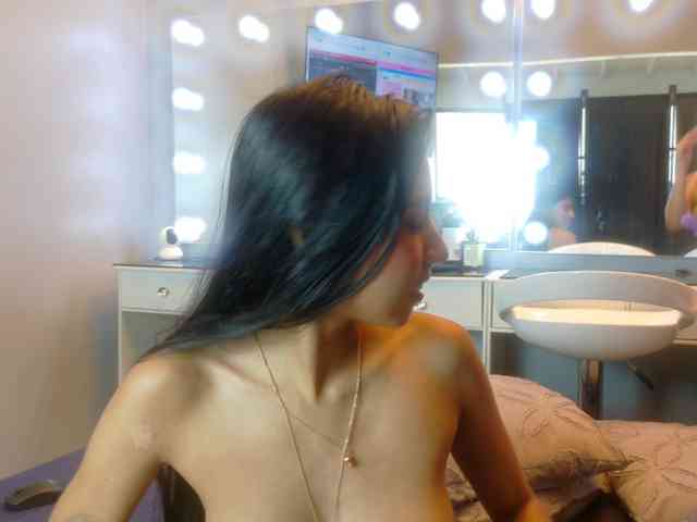 farianaall, live webcam girl, age 20, from USA, streaming now, trio, anaal spelen