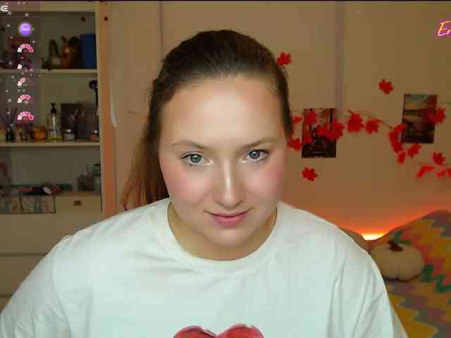 -EmilyxGrasez-, live webcam girl, age 23, from RUSSIA, streaming now, pijpbeurt, chatten