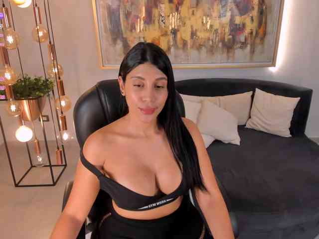 Charlotte-Cox, live webcam girl, age 30, from COLOMBIA, streaming now, kontvingeren, ballikken