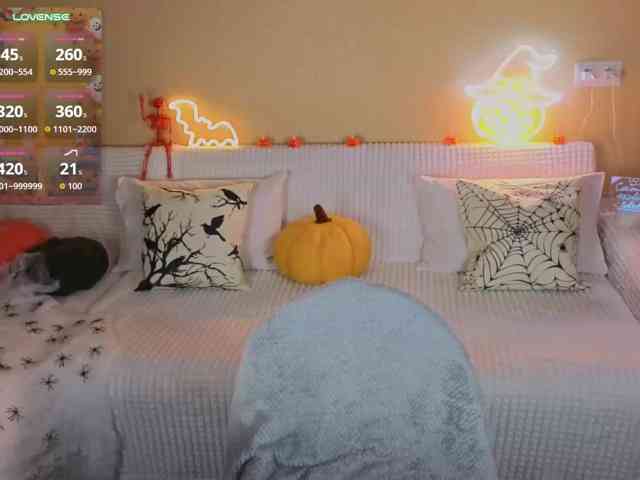 Camilla-One, live webcam girl, age 26, from Беларусь / BELORUS, streaming now, pijpbeurt, chatten