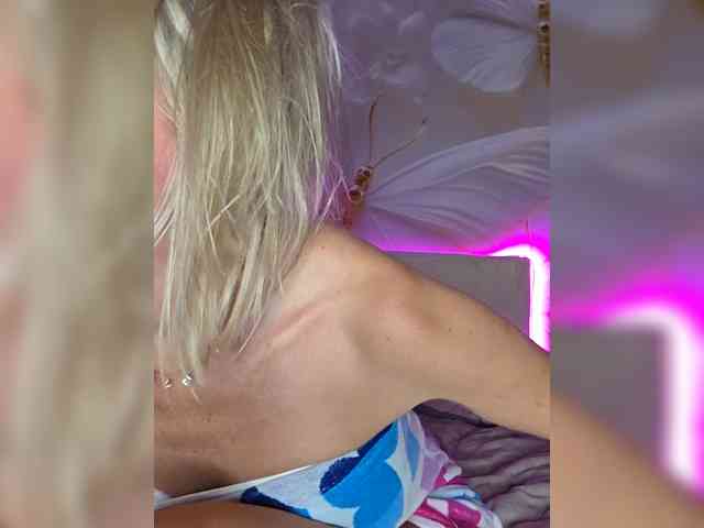 Love-Blondi, live webcam girl, age 41, from Россия, streaming now, chatten, pik zuigen
