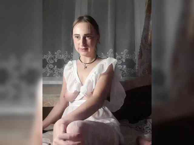 Ella-Mary, live webcam girl, age 29, from Россия, streaming now, aziatische massage, chatten