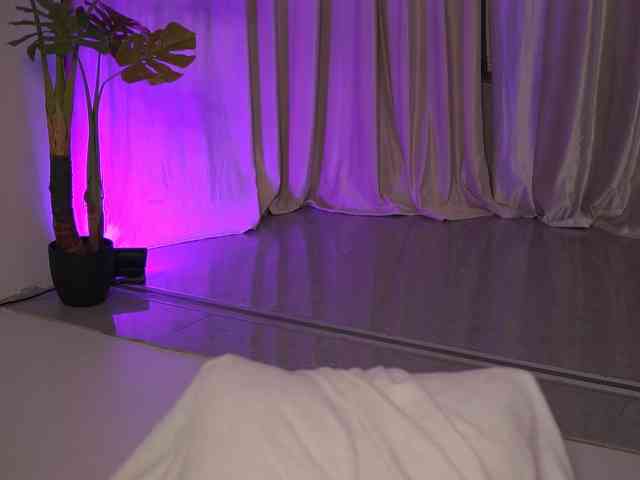 NatyDesiree, live webcam girl, age 24, streaming now, kontvingeren, kontneuken