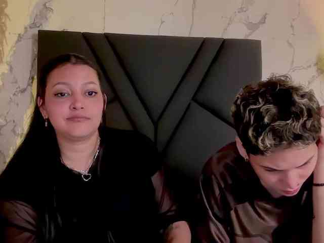 marce_and_lau, live webcam girl, age 27, from COLOMBIA, streaming now, ballikken, balzuigen