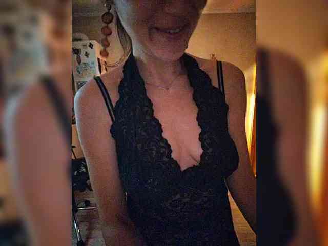 betruetoyourheart, live webcam girl, age 40, streaming now, chatten, dansen