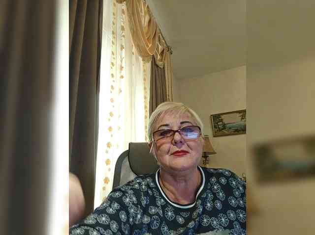 KarinkaSweet, live webcam girl, age 54, streaming now, kontneuken, pijpbeurt