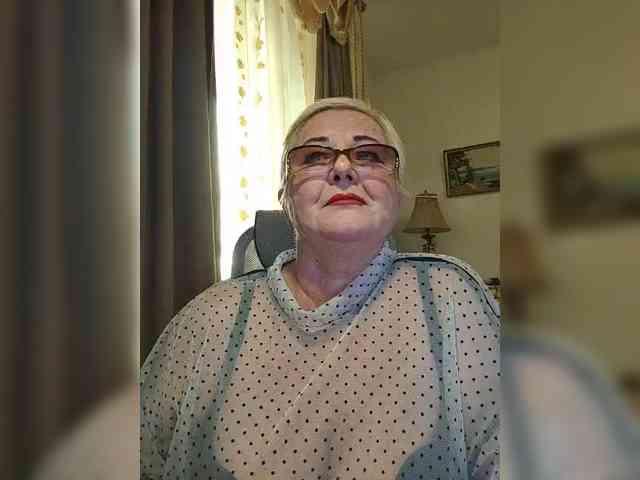 KarinkaSweet, live webcam girl, age 54, streaming now, kontneuken, pijpbeurt