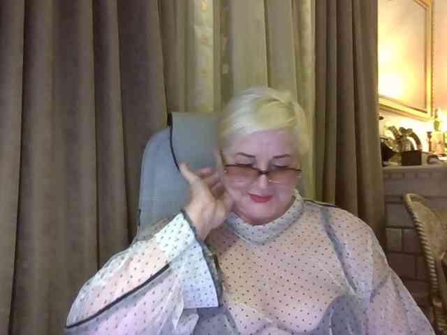 KarinkaSweet, live webcam girl, age 54, streaming now, kontneuken, pijpbeurt