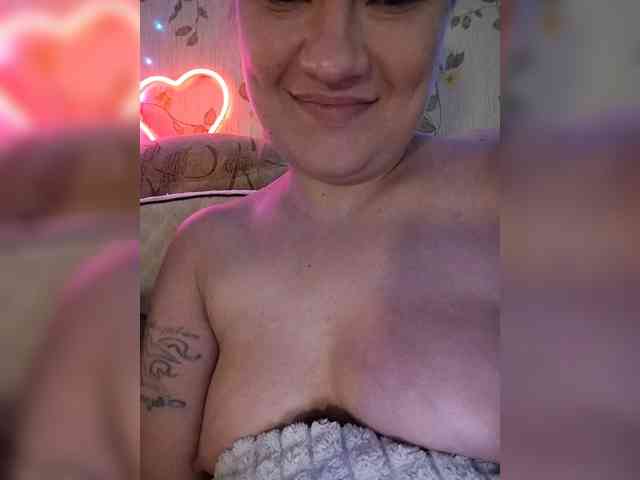 2Laski2, live webcam girl, age 25, from Россия, streaming now, trio, anaal spelen