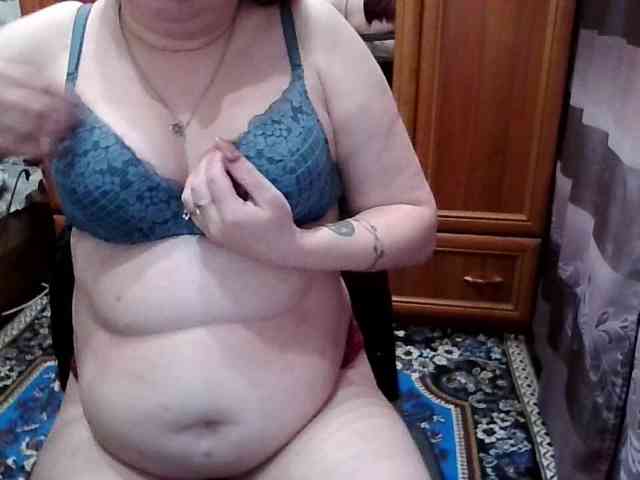 SophieNightAh, live webcam girl, age 40, from LATVIA, streaming now, chatten, dansen