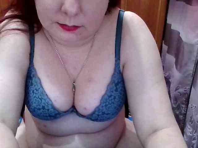 SophieNightAh, live webcam girl, age 40, from LATVIA, streaming now, chatten, dansen