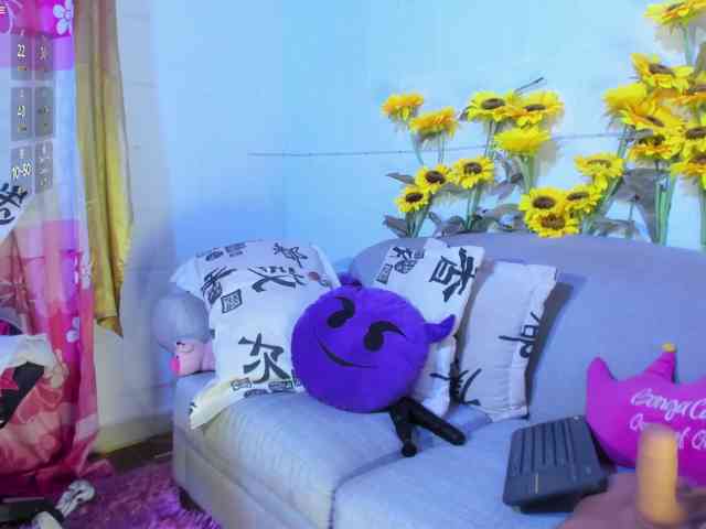 KelsiEvans, live webcam girl, age 19, from COLOMBIA, streaming now, anaal spelen, kontvingeren