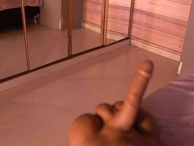 IzzyWild, live webcam girl, age 24, from COLOMBIA, streaming now, anaal spelen, ballikken
