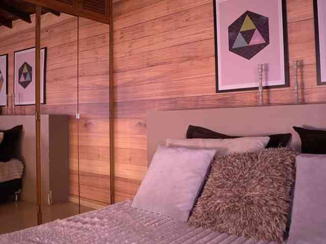 IzzyWild, live webcam girl, age 24, from COLOMBIA, streaming now, anaal spelen, ballikken