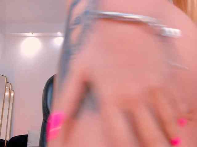 HannaConnor, live webcam girl, age 24, from COLOMBIA, streaming now, kontvingeren, kontneuken