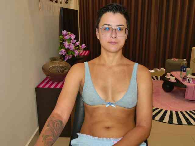 Sashanotfound, live webcam girl, age 30, from Россия, streaming now, anaal spelen, kontneuken