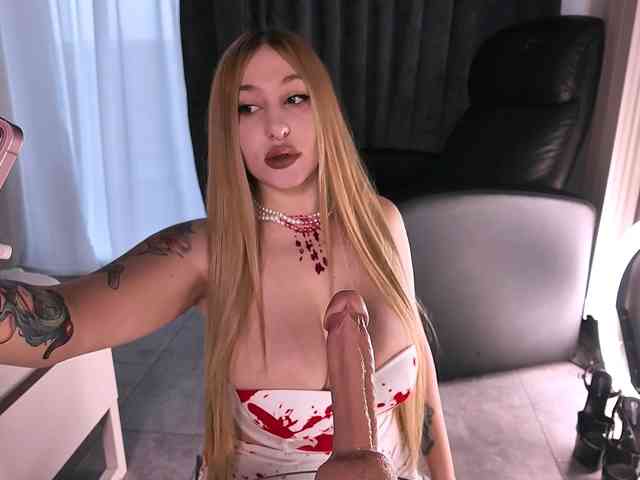 KikkiRood, live webcam girl, age 24, from Польша, streaming now, pijpbeurt, camshow