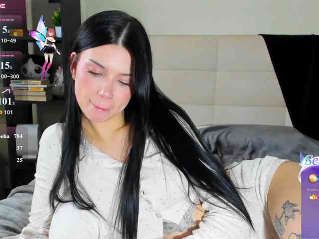 SilasCoraline, live webcam girl, age 20, from LATVIA, streaming now, pijpbeurt, camshow