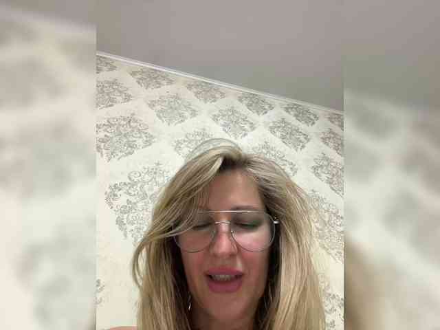 LagoonJoy, live webcam girl, age 48, from Россия, streaming now, pijpbeurt, chatten
