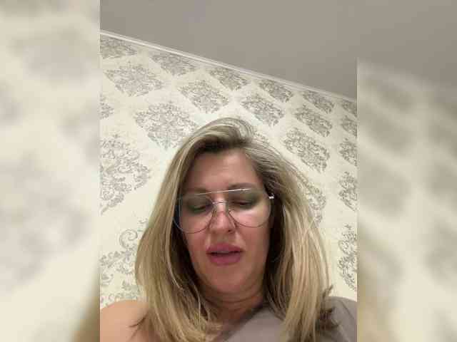 LagoonJoy, live webcam girl, age 48, from Россия, streaming now, pijpbeurt, chatten
