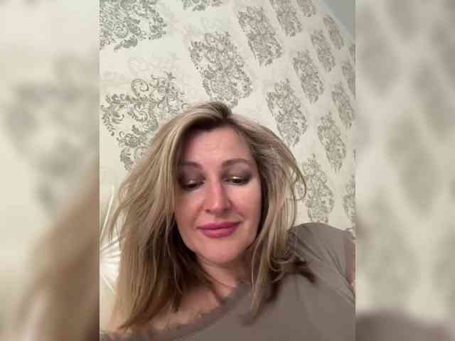 LagoonJoy, live webcam girl, age 48, from Россия, streaming now, pijpbeurt, chatten