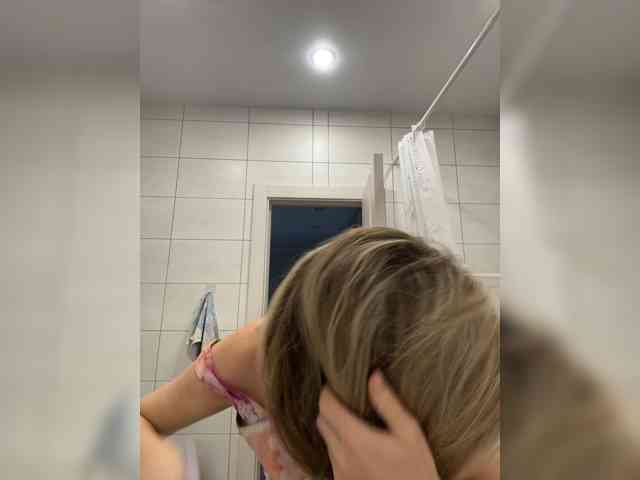 LagoonJoy, live webcam girl, age 48, from Россия, streaming now, pijpbeurt, chatten