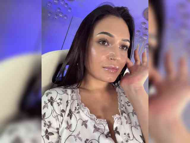 Anutka-chocolateee, live webcam girl, age 29, from RUSSIA, streaming now, chatten, dansen