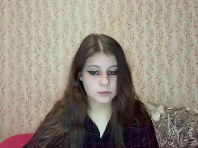 Crystal-Porn-Love, live webcam girl, age 20, streaming now, kontlikken, ballikken