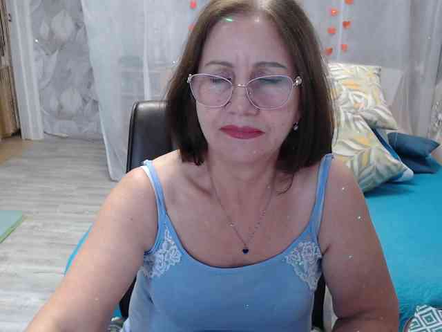 OlgaLikesport, live webcam girl, age 55, from RUSSIA, streaming now, anaal spelen, kontneuken