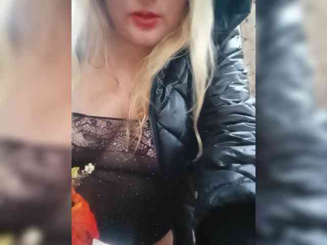 XHelenaX99, live webcam girl, age 36, from POLAND, streaming now, camshow, zaad in de mond