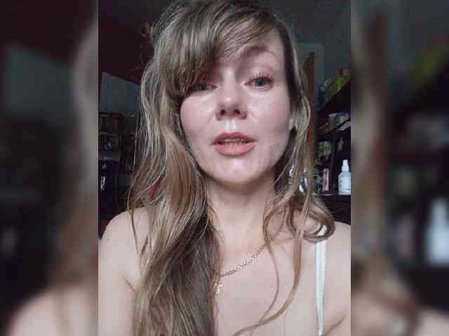 NinonDePeace, live webcam girl, age 30, from RUSSIA, streaming now, anaal spelen, kontneuken