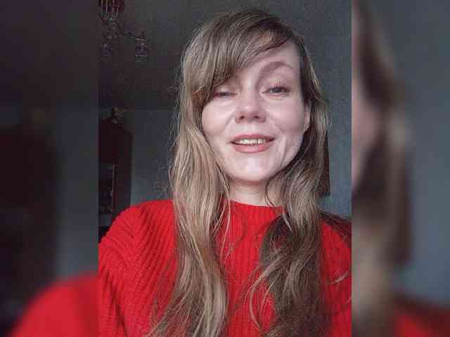 NinonDePeace, live webcam girl, age 30, from RUSSIA, streaming now, anaal spelen, kontneuken