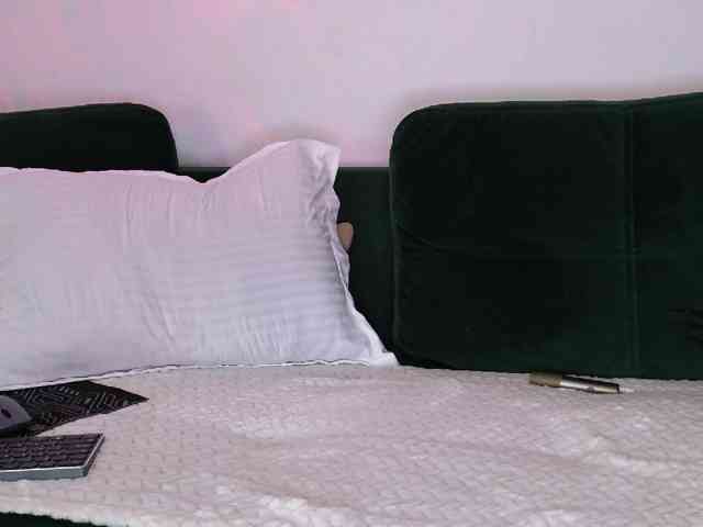 Sweetaniaa, live webcam girl, age 45, streaming now, camshow, chatten