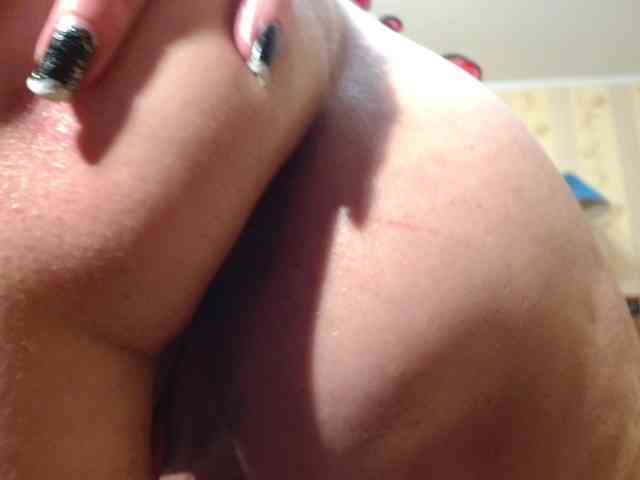 Valenttijm3851, live webcam girl, age 53, from UKRAINE, streaming now, anaal spelen, aziatische massage