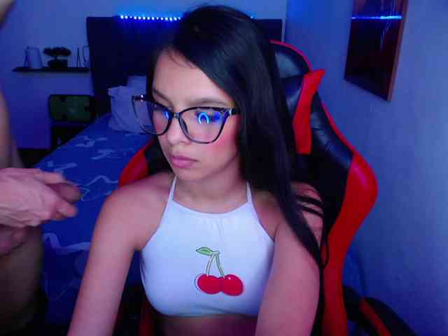 room-kitty, live webcam girl, age 20, from COLOMBIA, streaming now, trio, anaal spelen