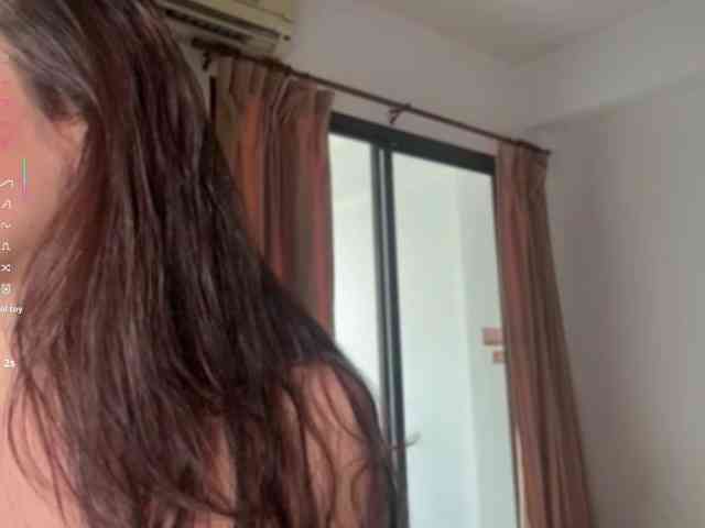NikaV9ro, live webcam girl, age 27, from LATVIA, streaming now, anaal spelen, kont op mond
