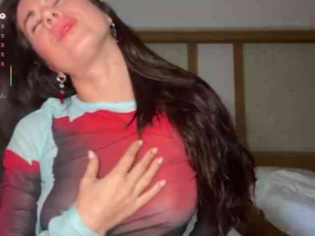 NikaV9ro, live webcam girl, age 27, from LATVIA, streaming now, anaal spelen, kont op mond