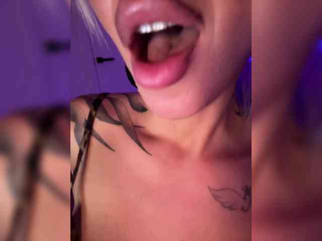 -AmazingBlonde-, live webcam girl, age 34, from Планета Земля, streaming now, chatten, dansen