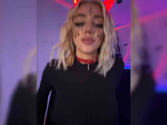 -AmazingBlonde-, live webcam girl, age 34, from Планета Земля, streaming now, chatten, dansen