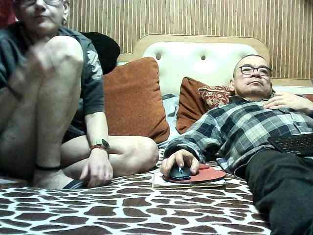 coupleofcoolx, live webcam girl, age 45, from Украина, streaming now, chatten, dansen