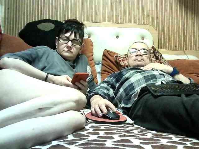 coupleofcoolx, live webcam girl, age 45, from Украина, streaming now, chatten, dansen