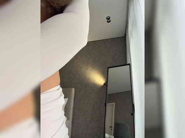 Horosha, live webcam girl, age 27, streaming now, camshow, chatten