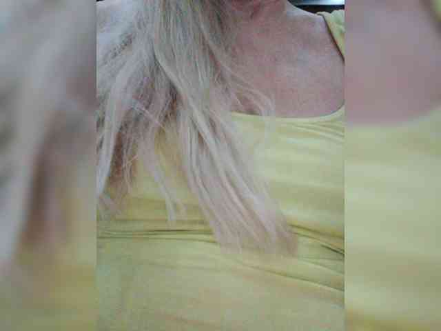 Tata42, live webcam girl, age 50, streaming now, chatten, dansen