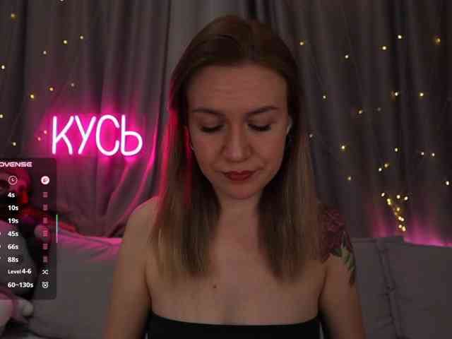 Rita_, live webcam girl, age 30, from Россия, streaming now, pijpbeurt, chatten