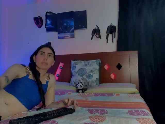 morbo-total69, live webcam girl, age 29, from COLOMBIA, streaming now, anaal spelen, kontneuken