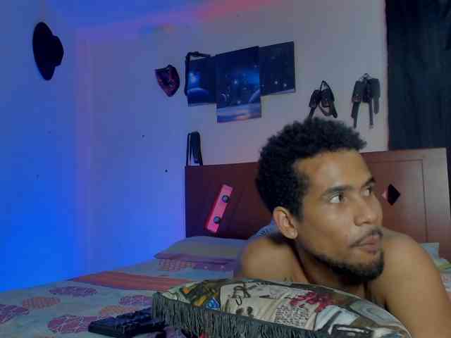 morbo-total69, live webcam girl, age 29, from COLOMBIA, streaming now, anaal spelen, kontneuken